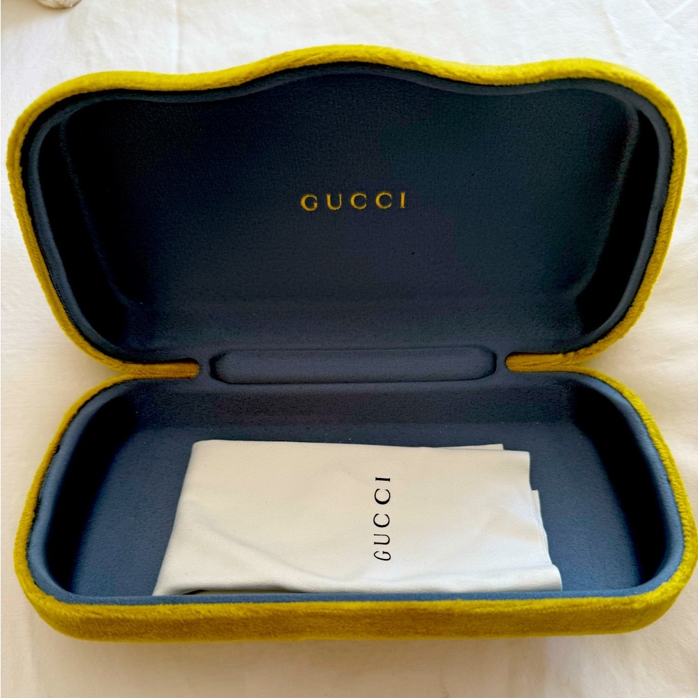 Brand New, never worn Gucci Sunglasses. - Picture 9 of 11